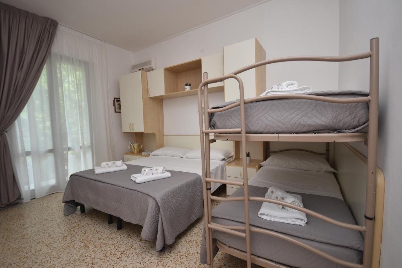 Lively Hotel Bellaria-Igea Marina Exterior foto