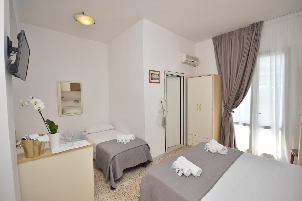 Lively Hotel Bellaria-Igea Marina Exterior foto
