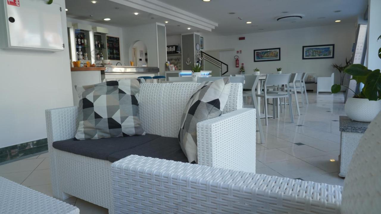 Lively Hotel Bellaria-Igea Marina Exterior foto