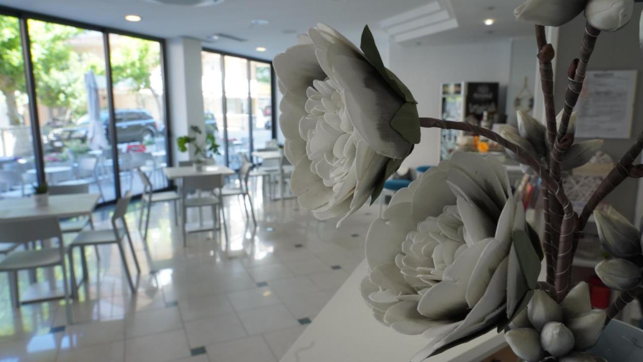 Lively Hotel Bellaria-Igea Marina Exterior foto